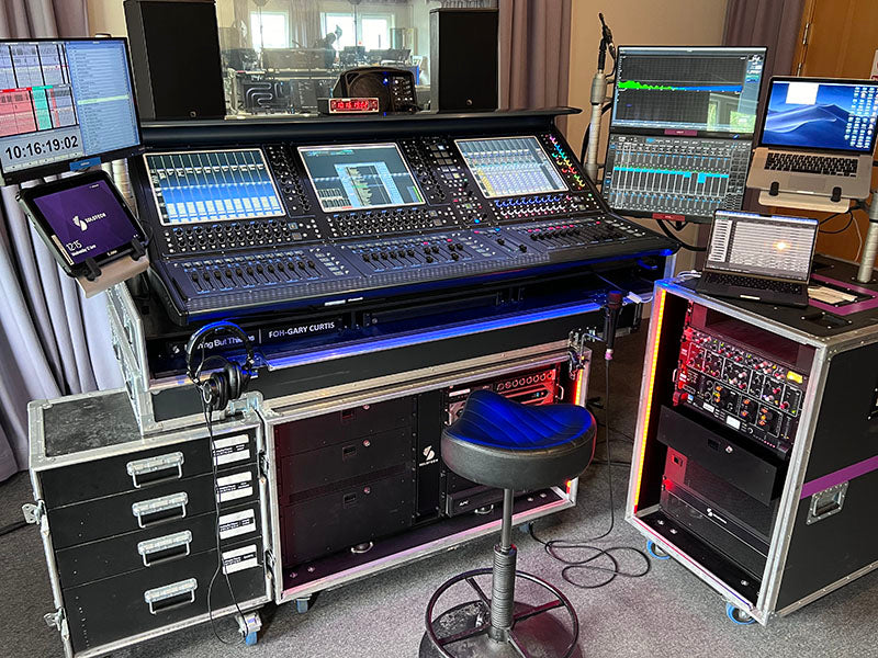 Can LILY P4D be connected directly to mixing consoles?